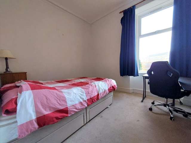 3 bedroom flat to rent