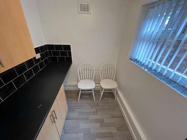 3 bedroom end of terrace house to rent