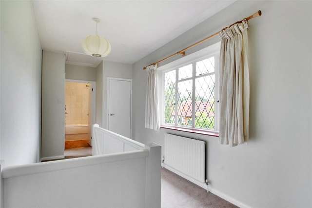 4 bedroom detached house to rent