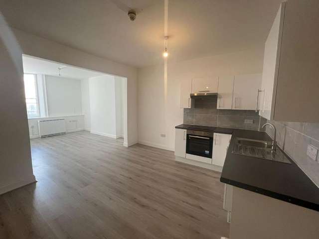 3 bedroom flat to rent