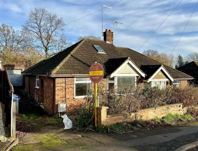 2 bedroom semi-detached bungalow for sale