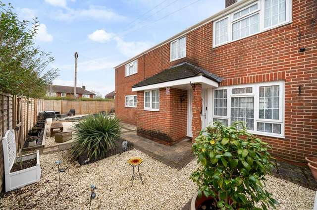 4 bedroom end of terrace house for sale