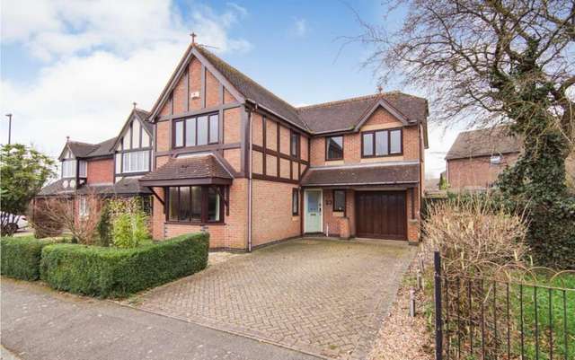 4 bedroom detached house for sale