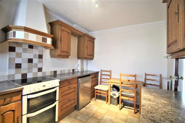 3 bedroom link detached house to rent