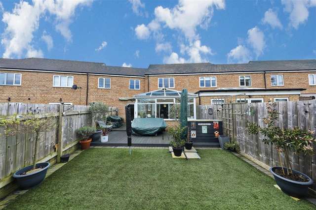 3 bedroom terraced house for sale