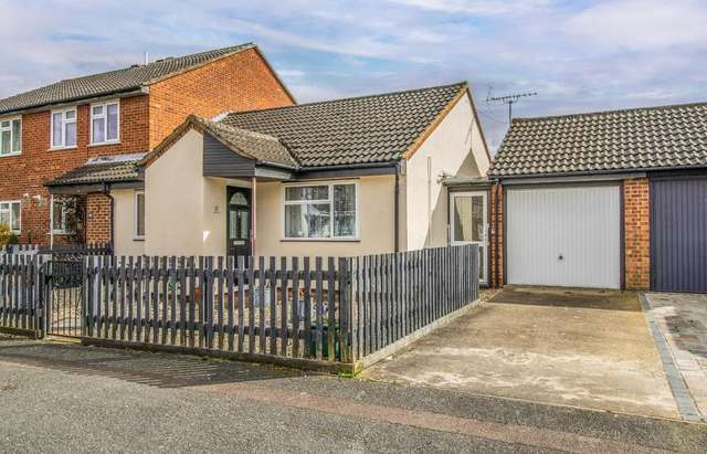 2 bedroom semi-detached bungalow for sale