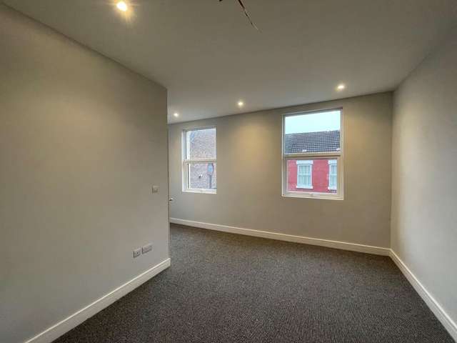 5 bedroom terraced house to rent