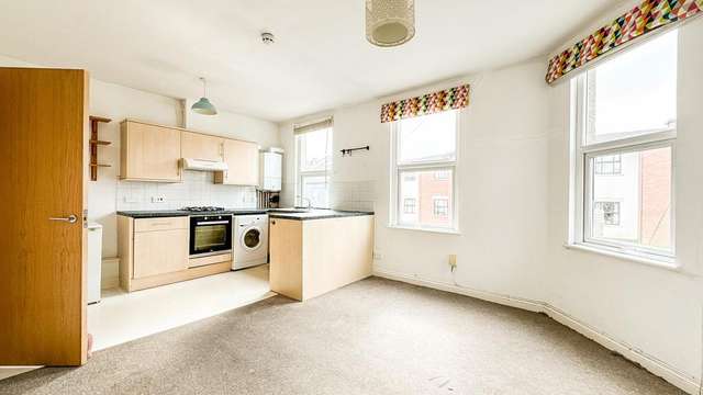 2 bedroom flat for sale