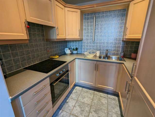 1 bedroom flat for sale