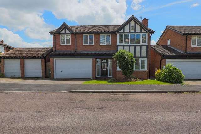 4 bedroom detached house for sale