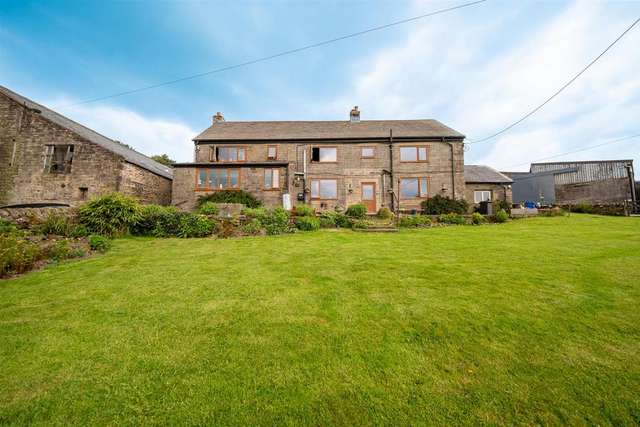 4 bedroom country house for sale