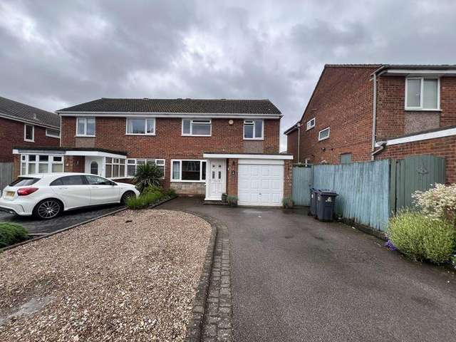 3 bedroom semi-detached house for sale