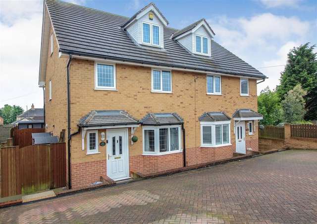 4 bedroom semi-detached house for sale