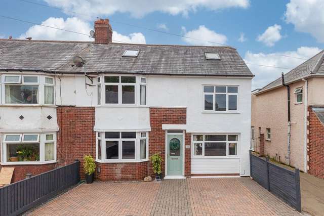 6 bedroom end of terrace house for sale