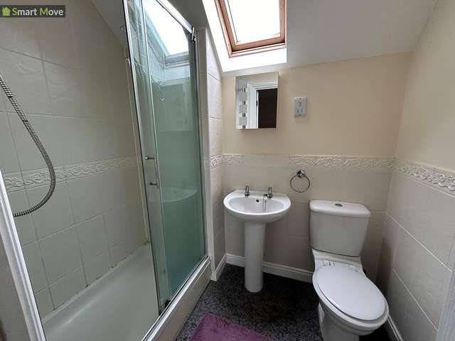 3 bedroom semi-detached house to rent