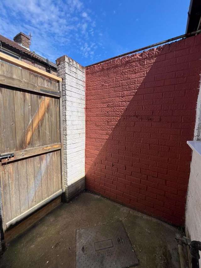 2 bedroom terraced house to rent