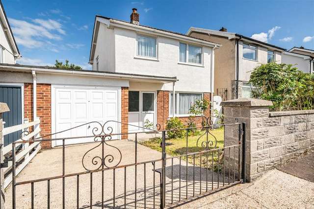 3 bedroom link detached house for sale