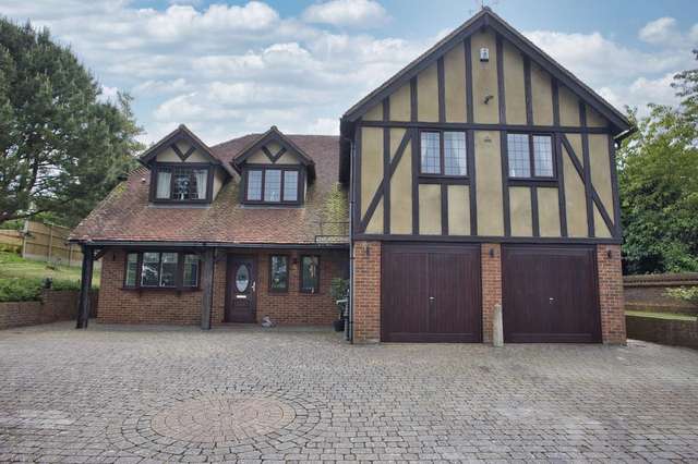 5 bedroom detached house for sale