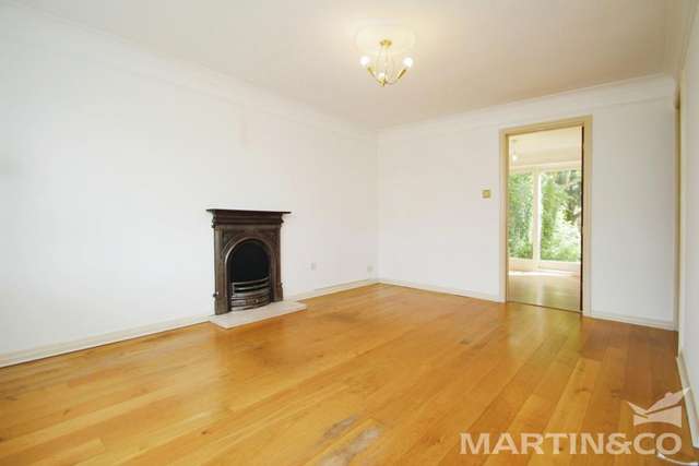 4 bedroom detached house to rent