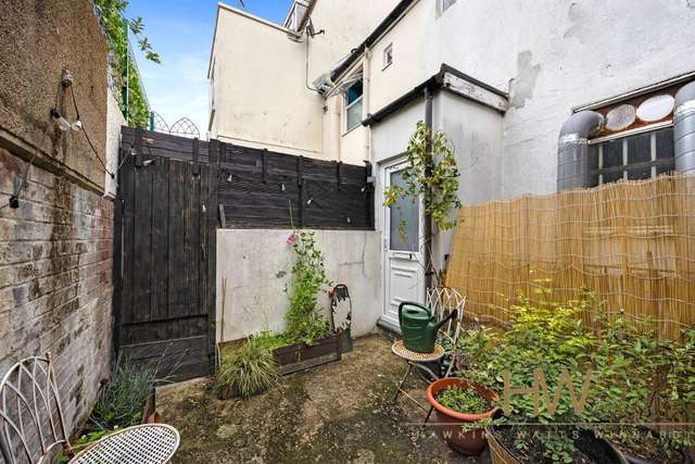 1 bedroom terraced house for sale