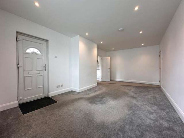 4 bedroom flat for sale