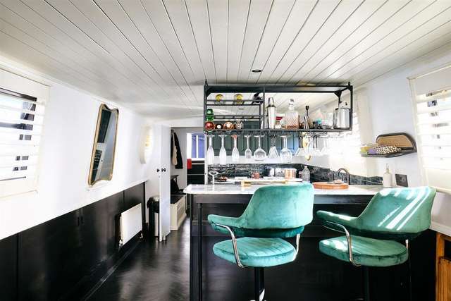 1 bedroom houseboat for sale