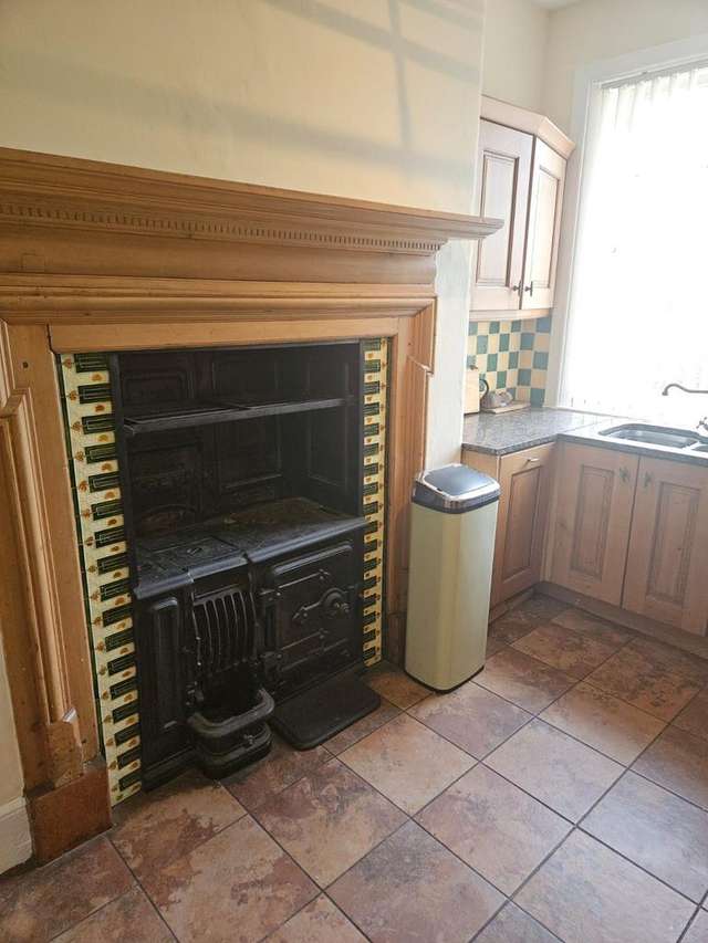 4 bedroom flat to rent