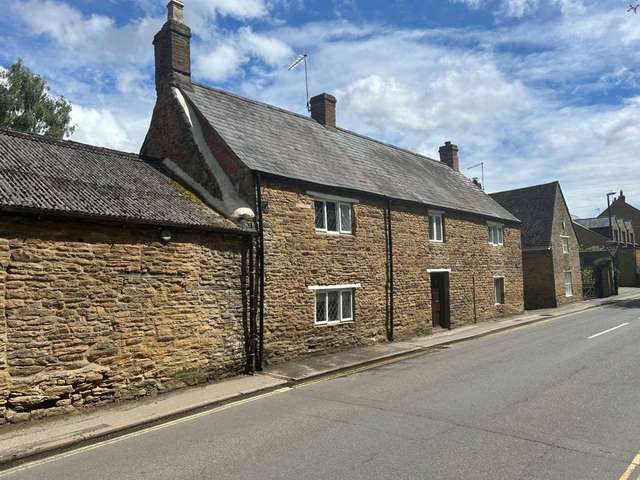 3 bedroom cottage for sale