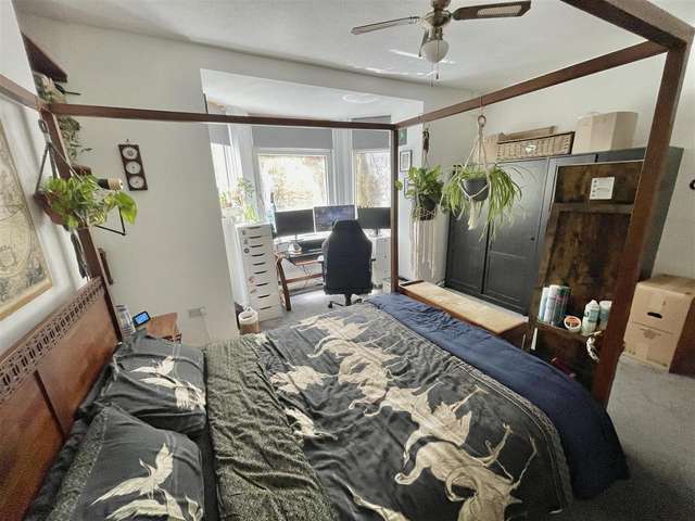 2 bedroom maisonette for sale
