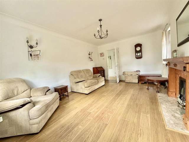 2 bedroom detached bungalow for sale