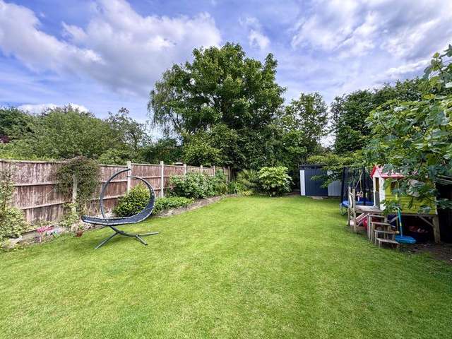 4 bedroom semi-detached bungalow for sale