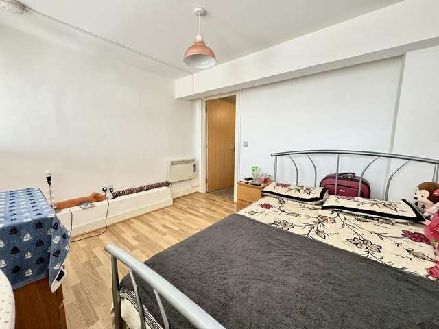 1 bedroom flat for sale