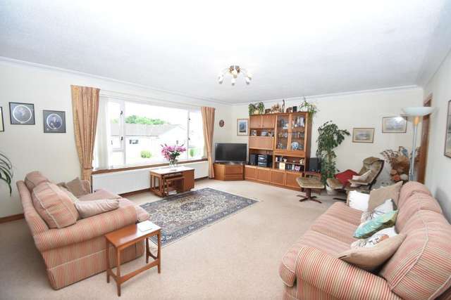 4 bedroom detached bungalow for sale