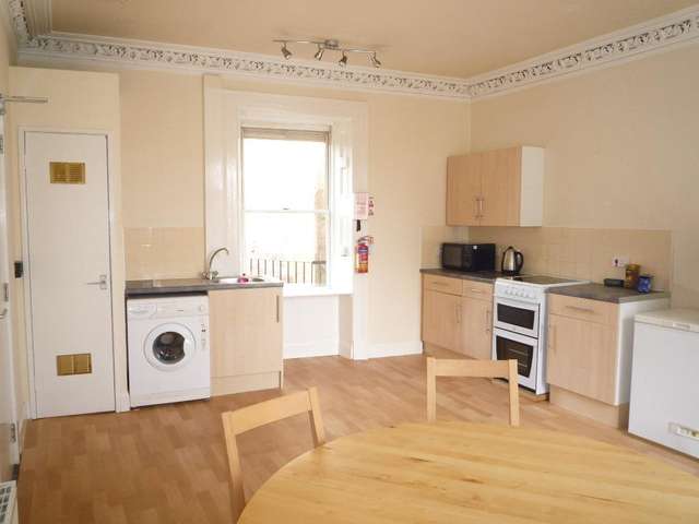 3 bedroom flat to rent