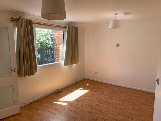 Maisonette For Rent in Slough, England