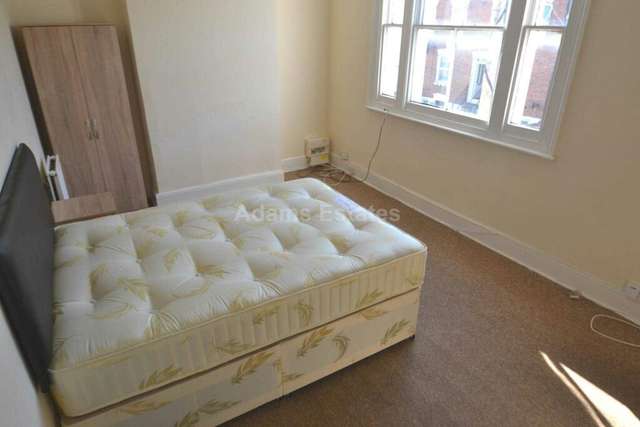 Flat For Rent in Reading, England