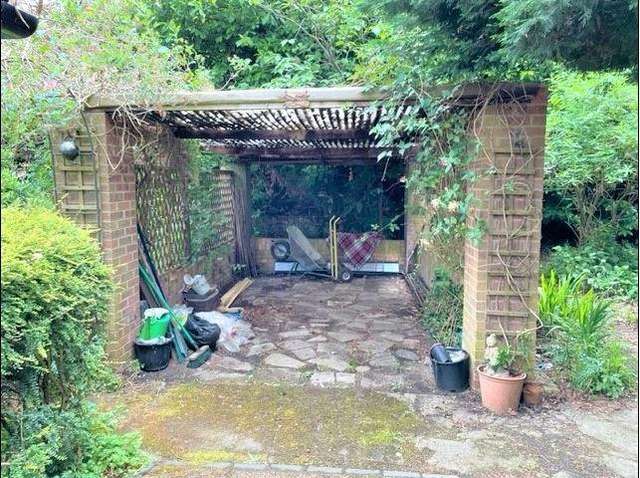 Cottage For Rent in Reading, England