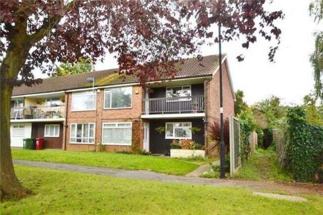 Maisonette For Rent in Slough, England