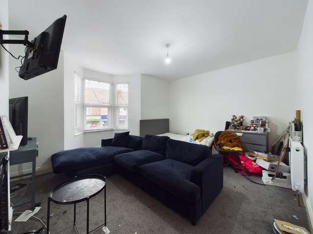 House For Sale in Bristol, England