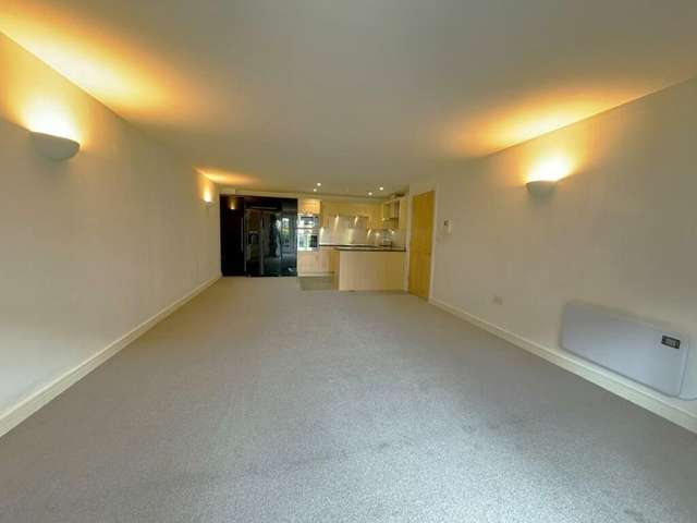 Apartment For Rent in Wilmslow, England