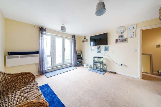 Flat For Sale in Slough, England