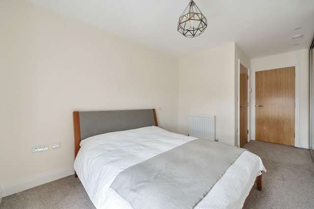 Apartment For Rent in Slough, England