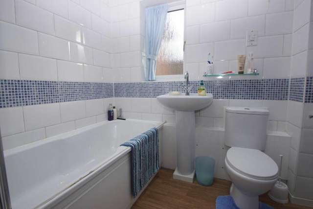 Maisonette For Rent in Slough, England