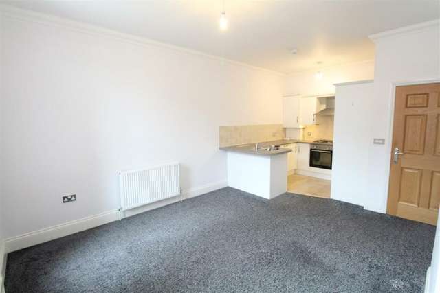 Flat For Rent in Cottingham, England