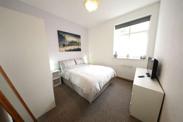 Apartment For Sale in Hull, England