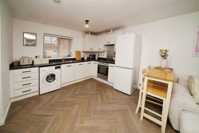 Apartment For Sale in Hull, England