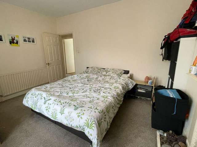House For Sale in Bristol, England