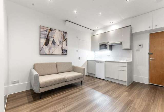 Studio For Rent in City of Westminster, England