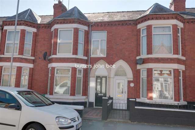 Flat For Rent in Crewe, England