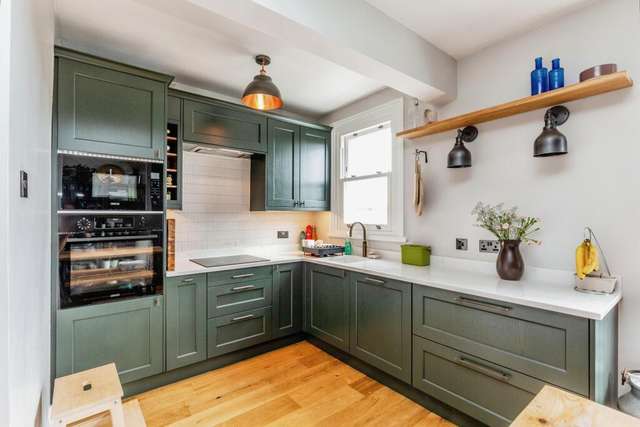 Maisonette For Sale in Bristol, England